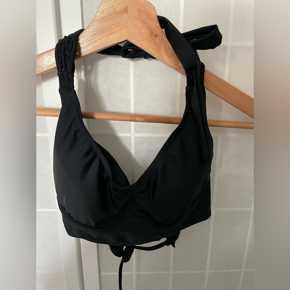 Coral Tropics Bikini Top, Size Small.